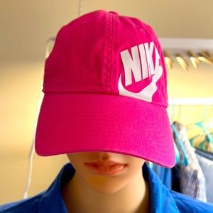 Best 25+ Deals for Pink Nike Hat | Poshmark